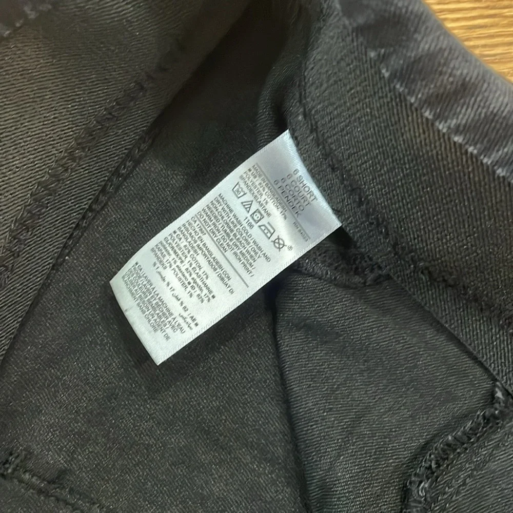 Women’s Super Skinny Old Navy Brand Mid Rise Jeans. Size 6S. Excellent Condition